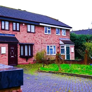 Guest house 4 Bedroom House Near Birmingham Airport And Nec Sheldon (West Midlands)
